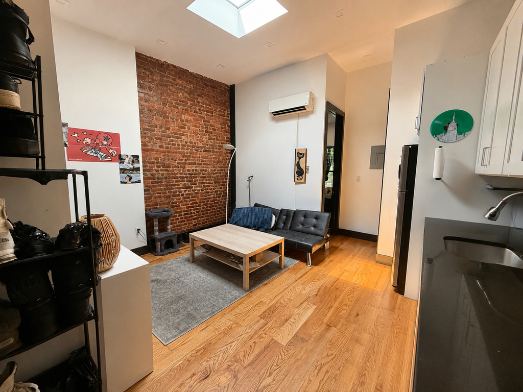 754 Putnam Avenue - Photo 0