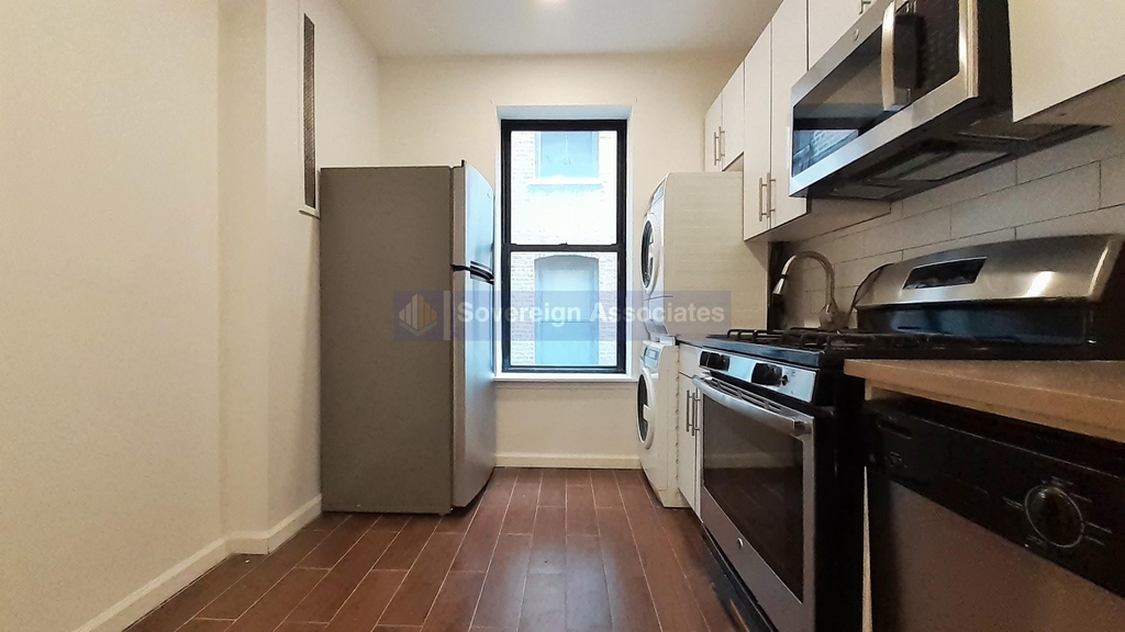 186 Claremont Avenue - Photo 1