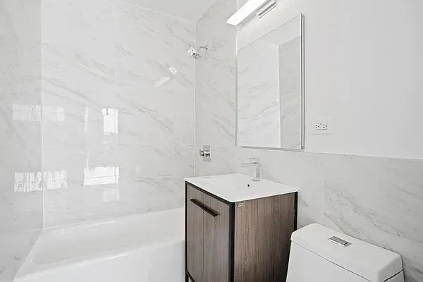 1735 York Avenue - Photo 5