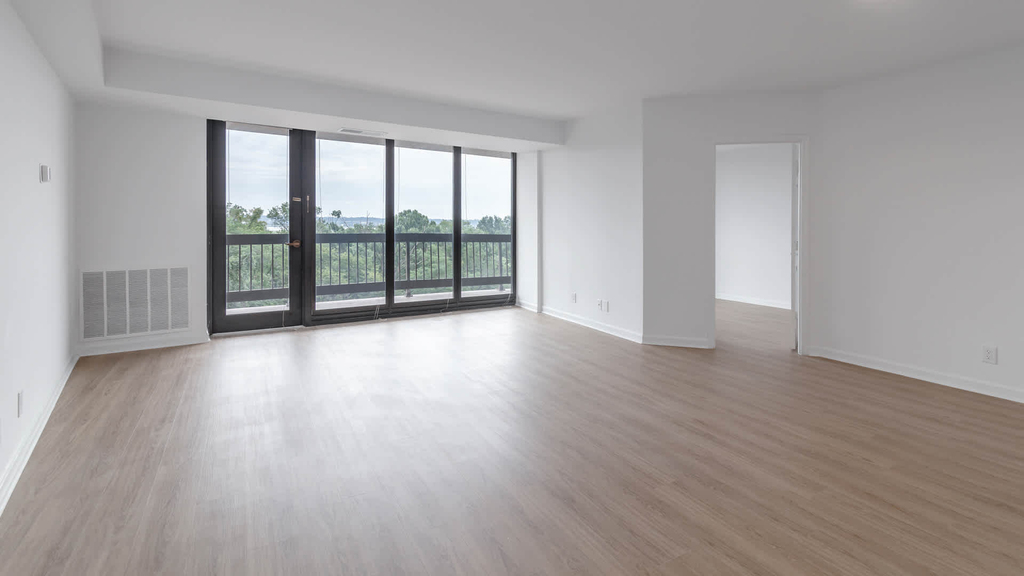 1501 Crystal Dr. - Photo 8
