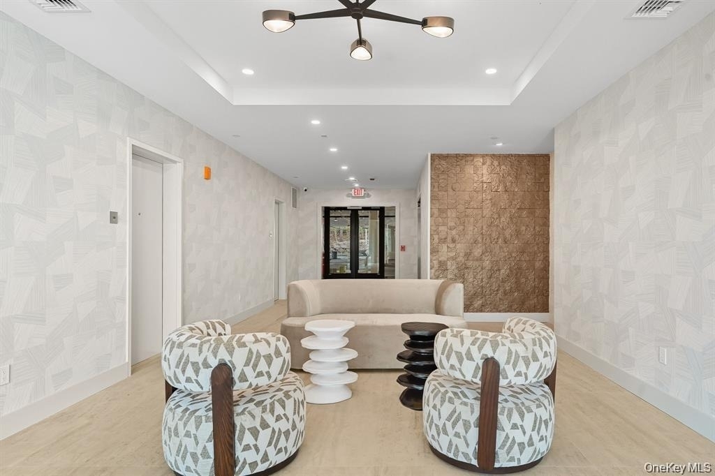 402 Halstead Avenue - Photo 1