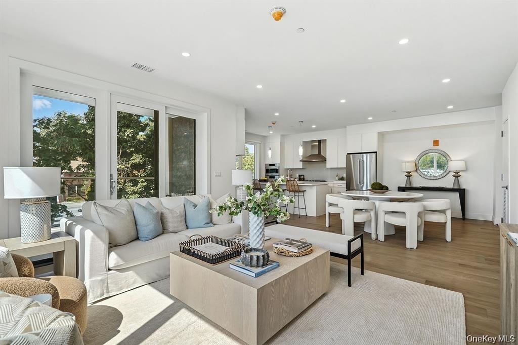 402 Halstead Avenue - Photo 2