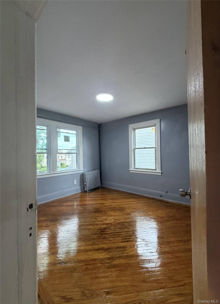 18640 Murdock Avenue - Photo 4