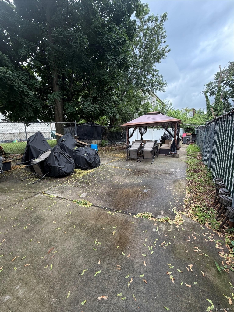 18640 Murdock Avenue - Photo 2