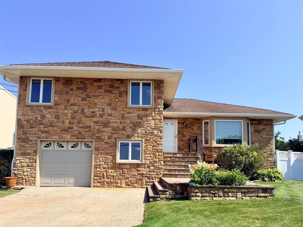 821 Channel Road - Photo 1