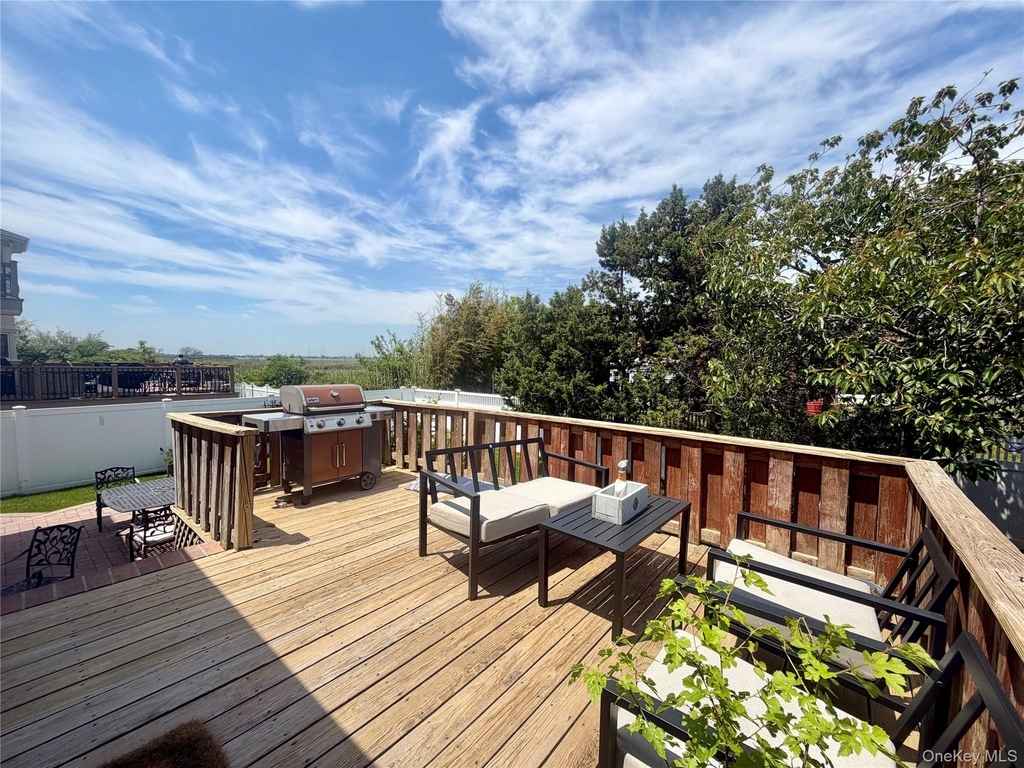 821 Channel Road - Photo 18