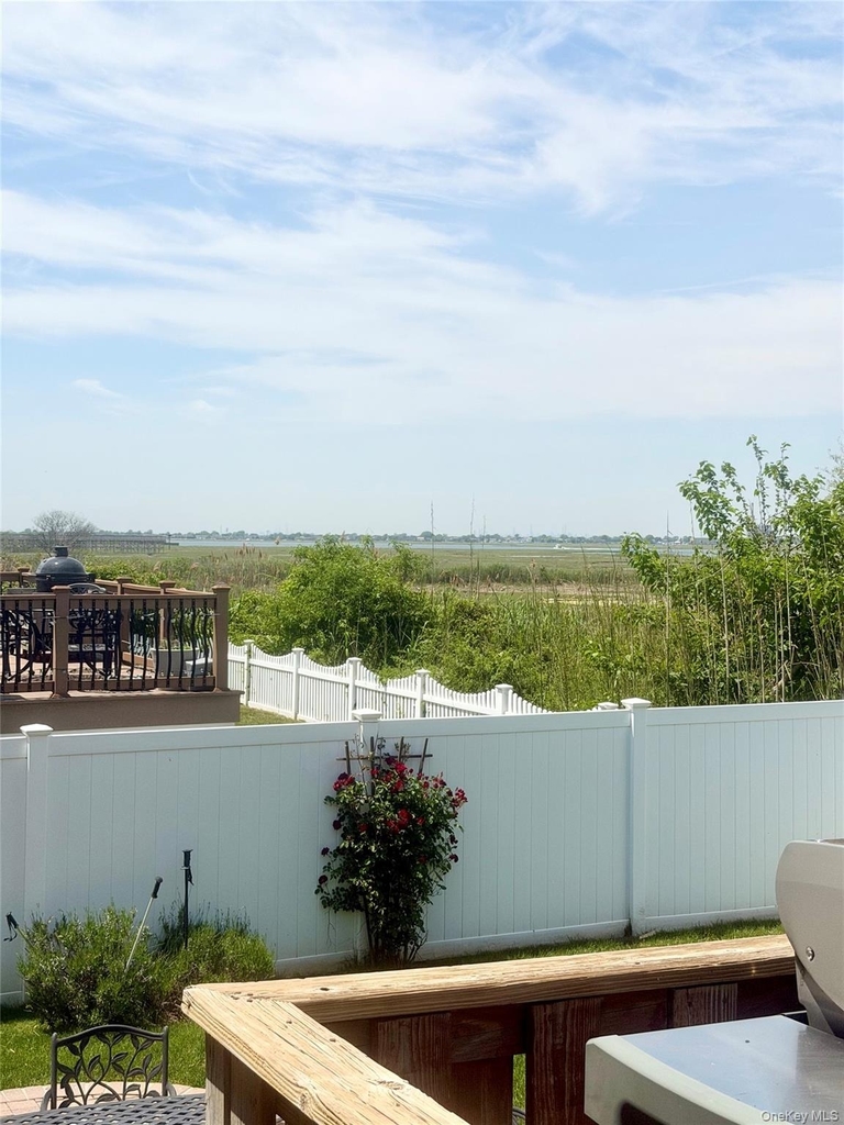 821 Channel Road - Photo 0