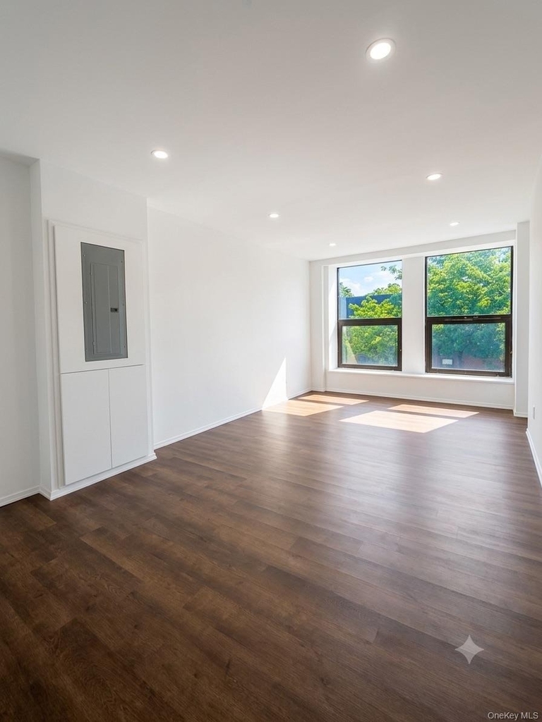 313 Main Street - Photo 0