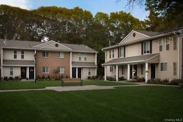 11 Country Club Drive - Photo 1