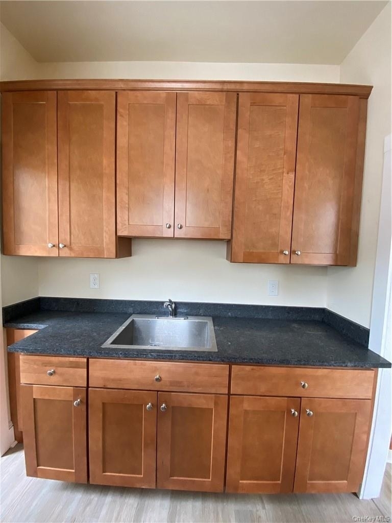8 Franklin Avenue - Photo 10