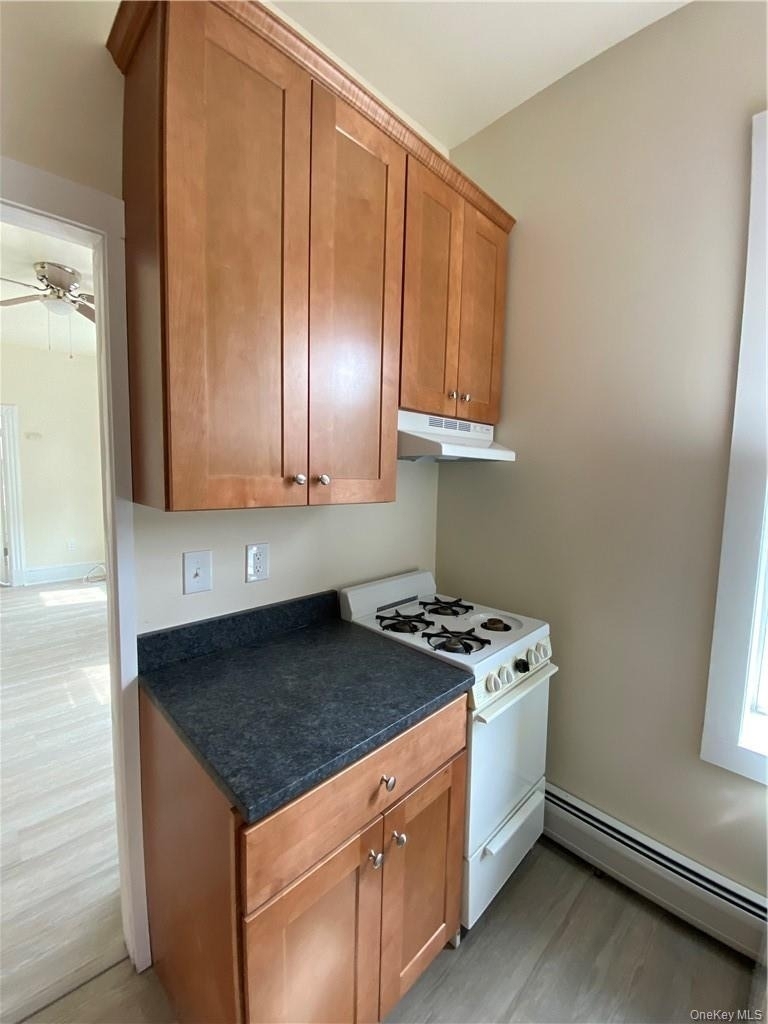 8 Franklin Avenue - Photo 2