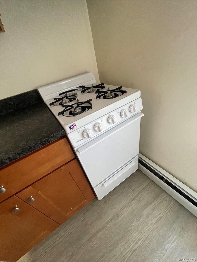 8 Franklin Avenue - Photo 13