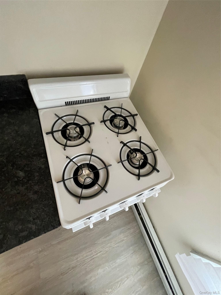 8 Franklin Avenue - Photo 14
