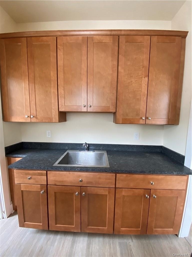8 Franklin Avenue - Photo 11