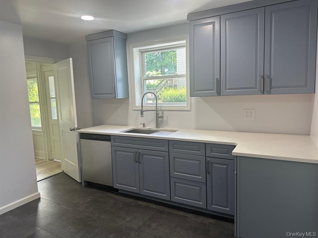 81 Carroll Street - Photo 2