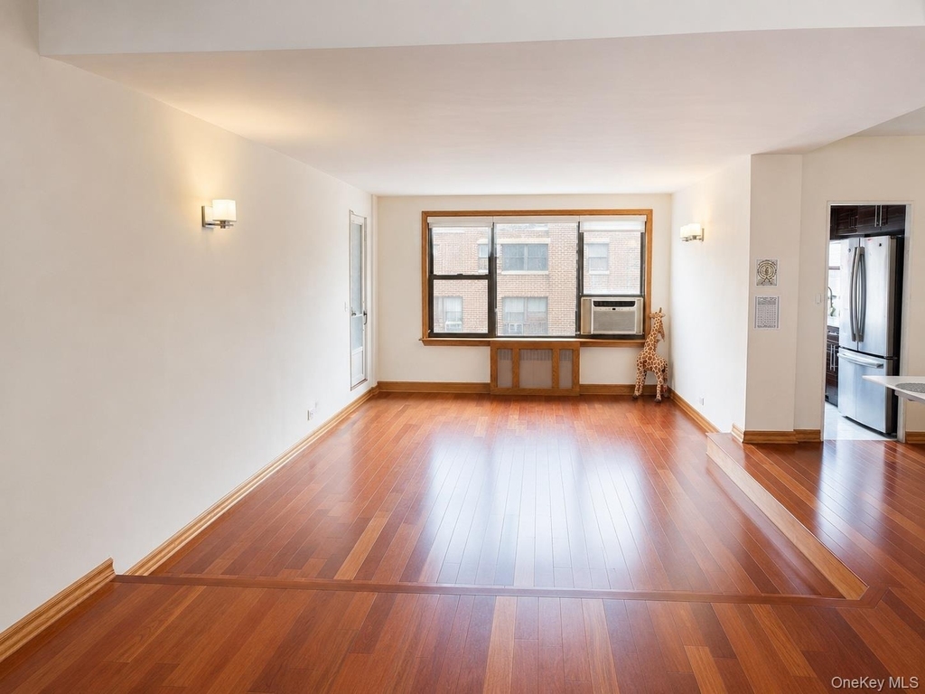 9822 63rd Dr Avenue - Photo 7