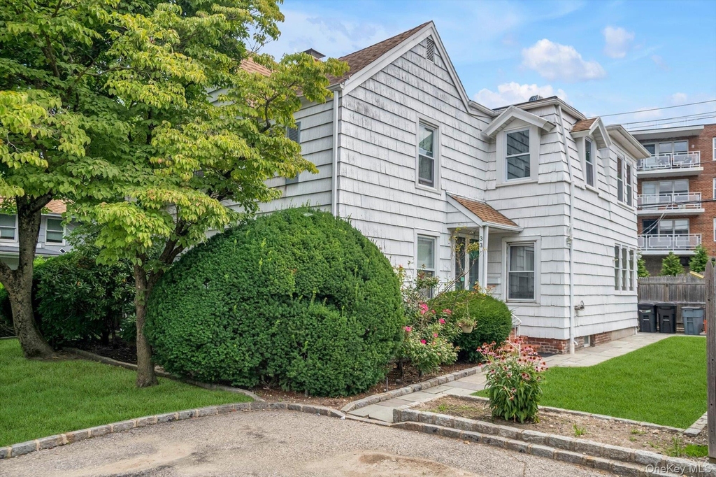 33 Central Drive - Photo 0