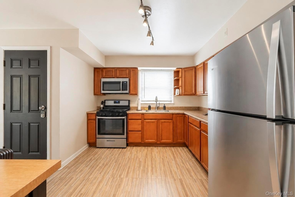 5 Tyler Avenue - Photo 12