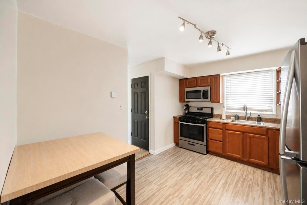 5 Tyler Avenue - Photo 11