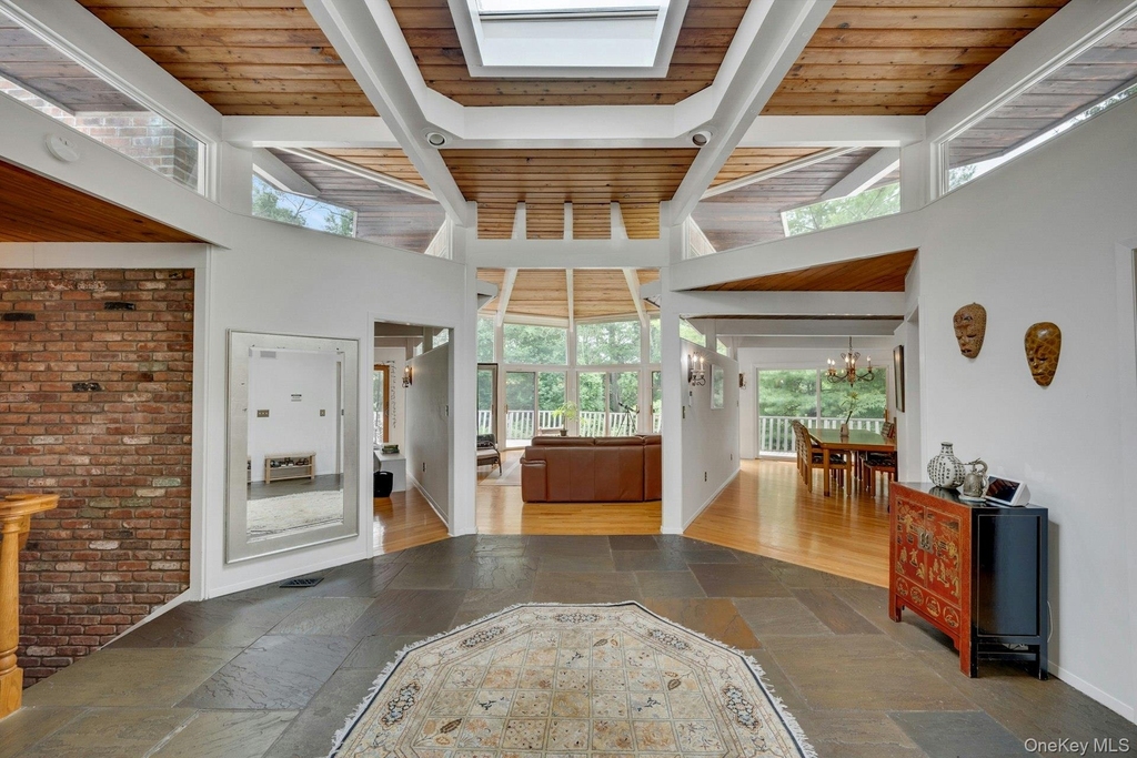 107 Holly Place - Photo 4