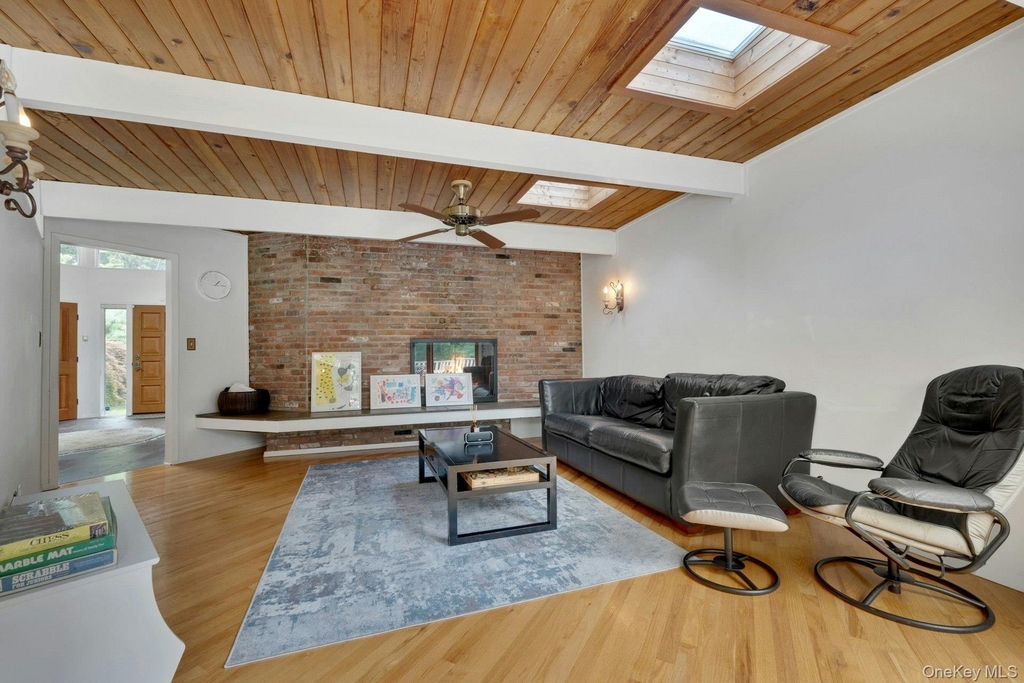 107 Holly Place - Photo 8