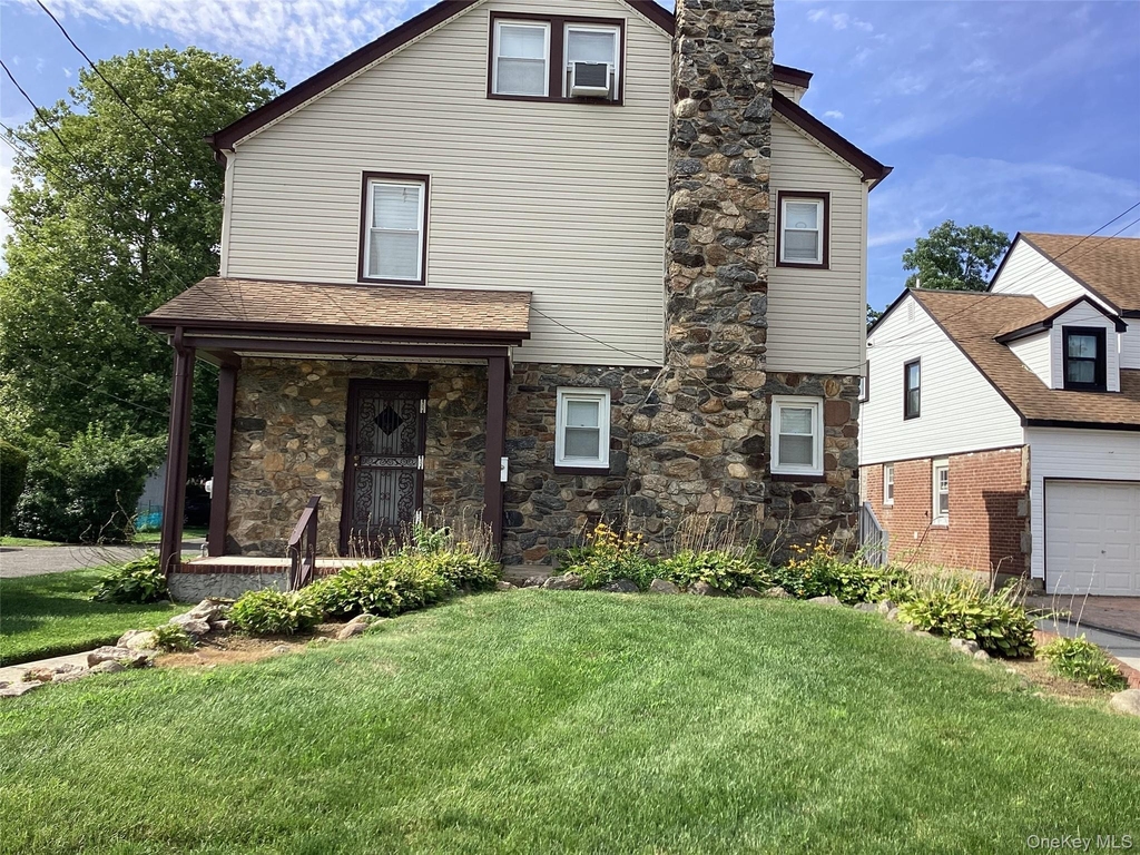 221 Grand Avenue - Photo 1