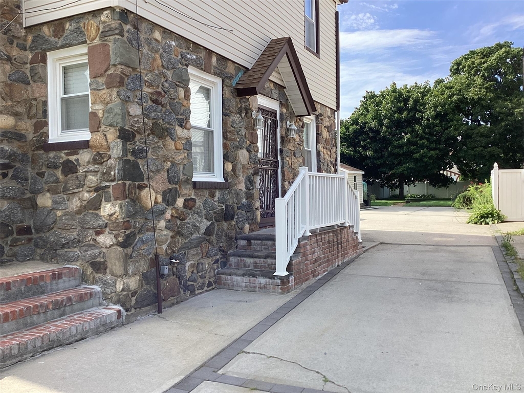 221 Grand Avenue - Photo 34