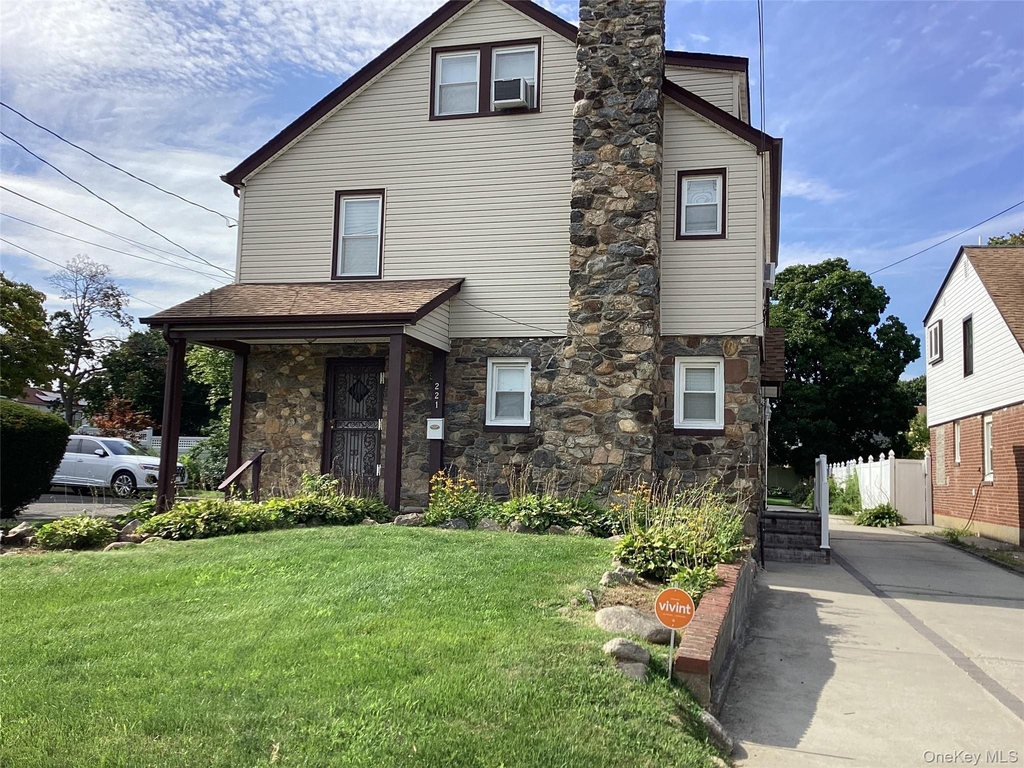 221 Grand Avenue - Photo 0