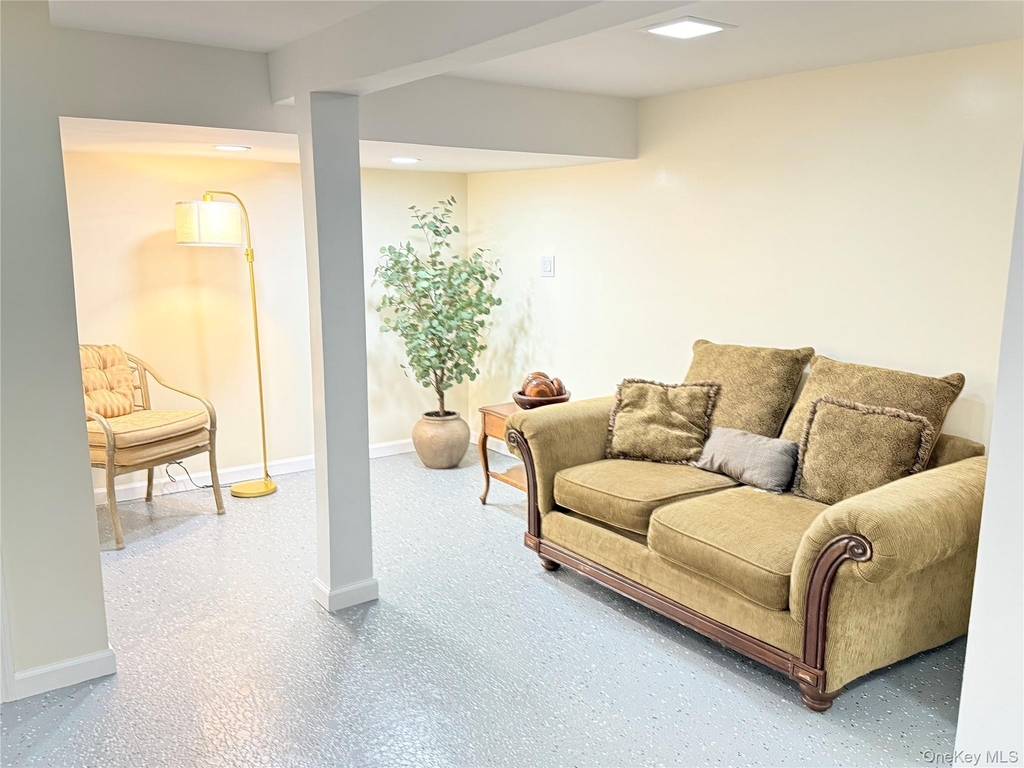 221 Grand Avenue - Photo 31