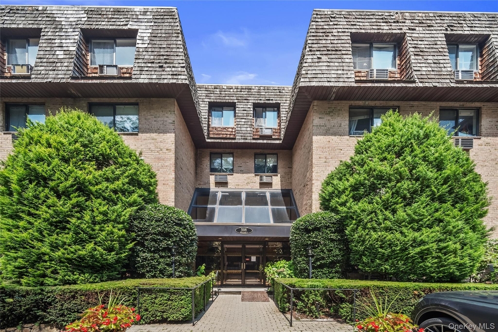 508 Central Park Avenue - Photo 0