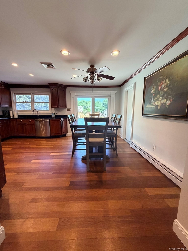 364 Lockwood Drive - Photo 2
