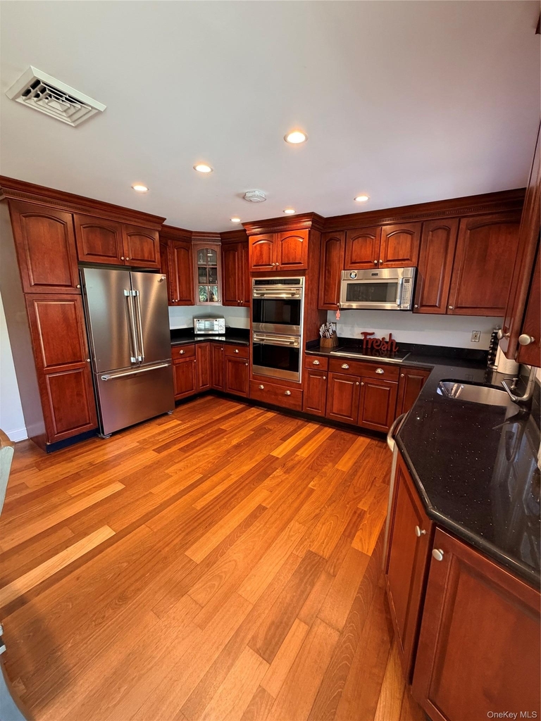 364 Lockwood Drive - Photo 4