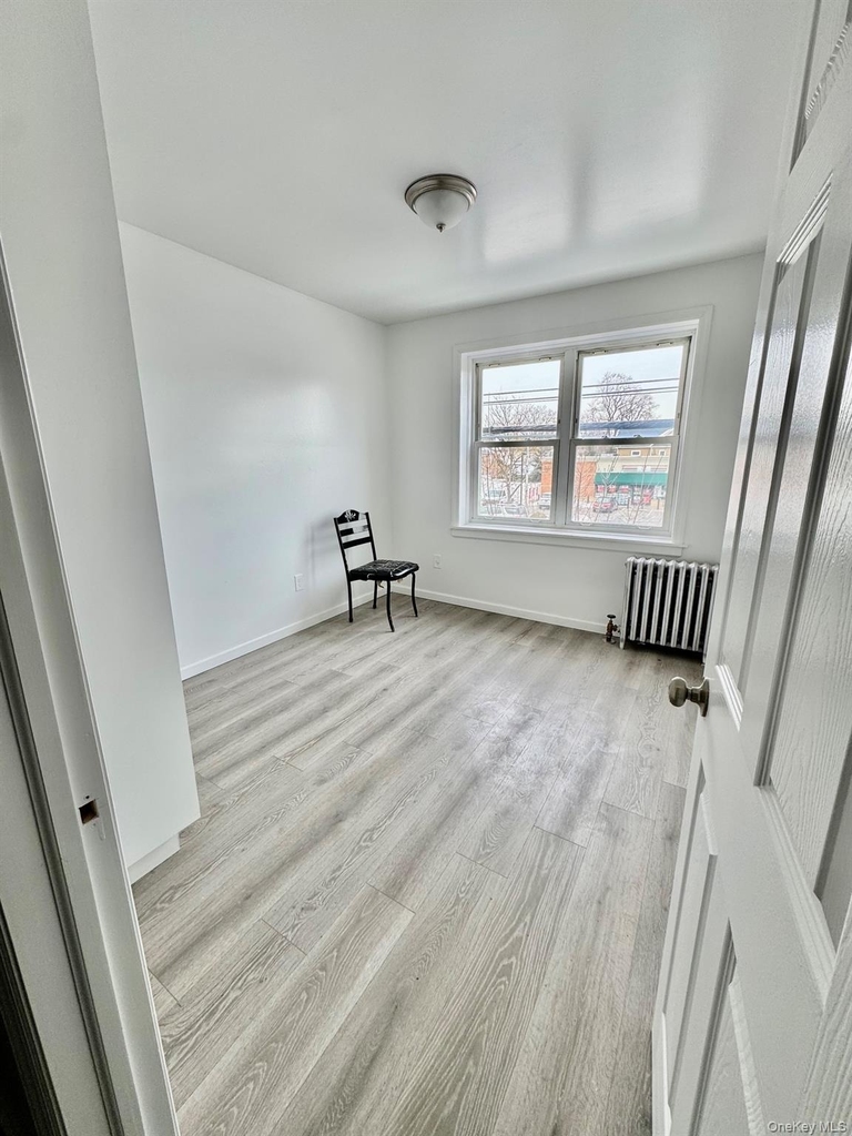 320 Jericho Turnpike - Photo 6