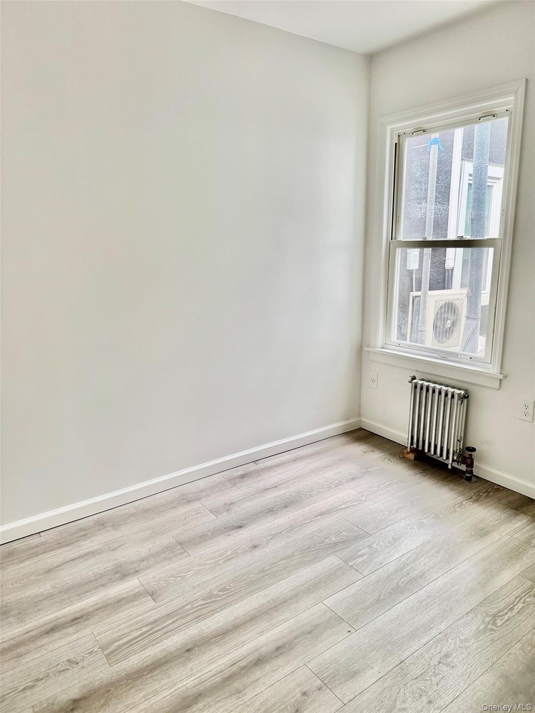 320 Jericho Turnpike - Photo 10