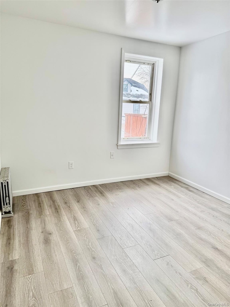 320 Jericho Turnpike - Photo 11