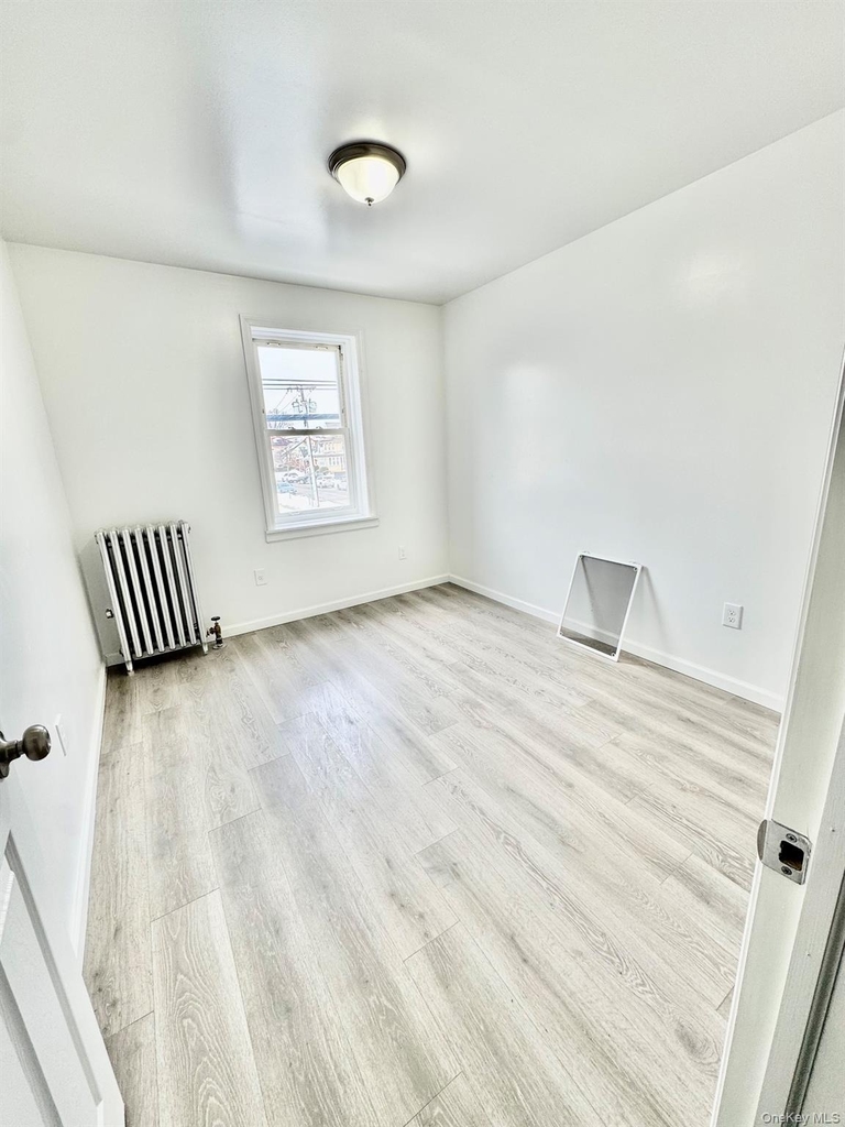 320 Jericho Turnpike - Photo 5