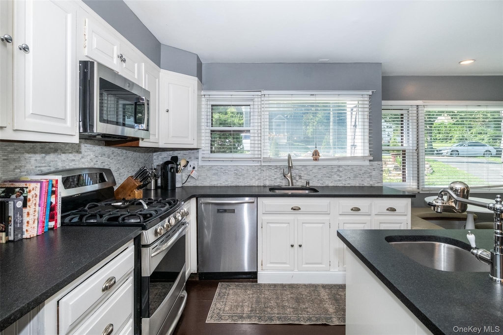 17 Edgewood Avenue - Photo 3