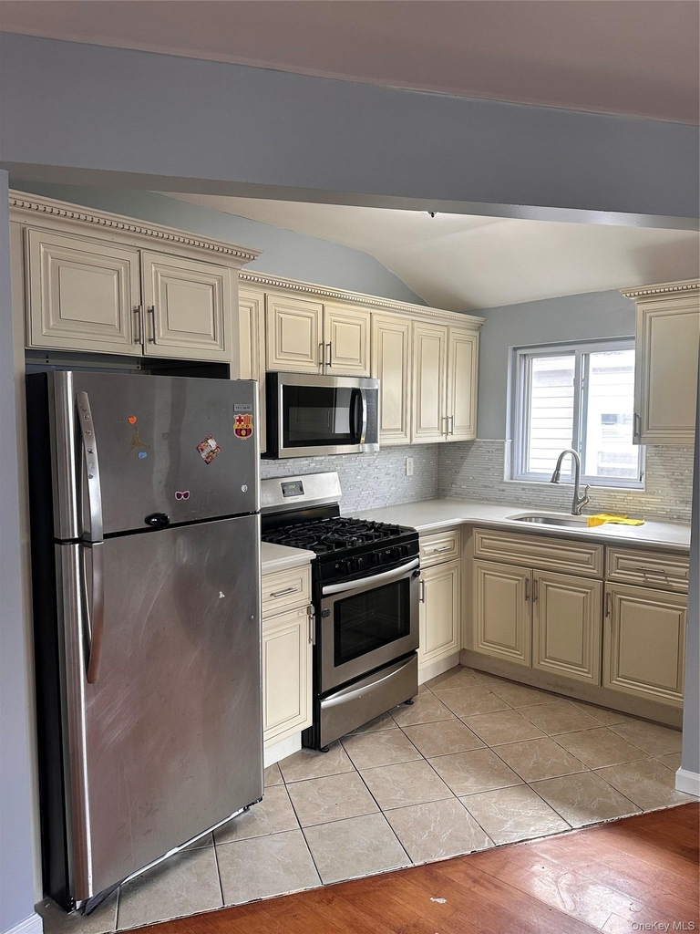 18312 144th Avenue - Photo 2