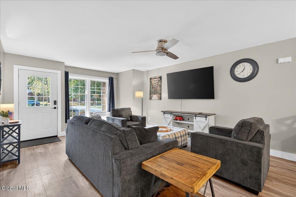 7 James Court - Photo 7