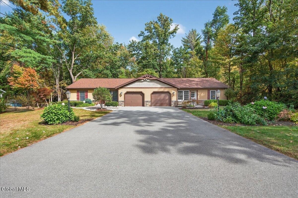 7 James Court - Photo 1