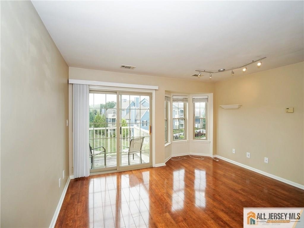 39 Lear Court - Photo 2
