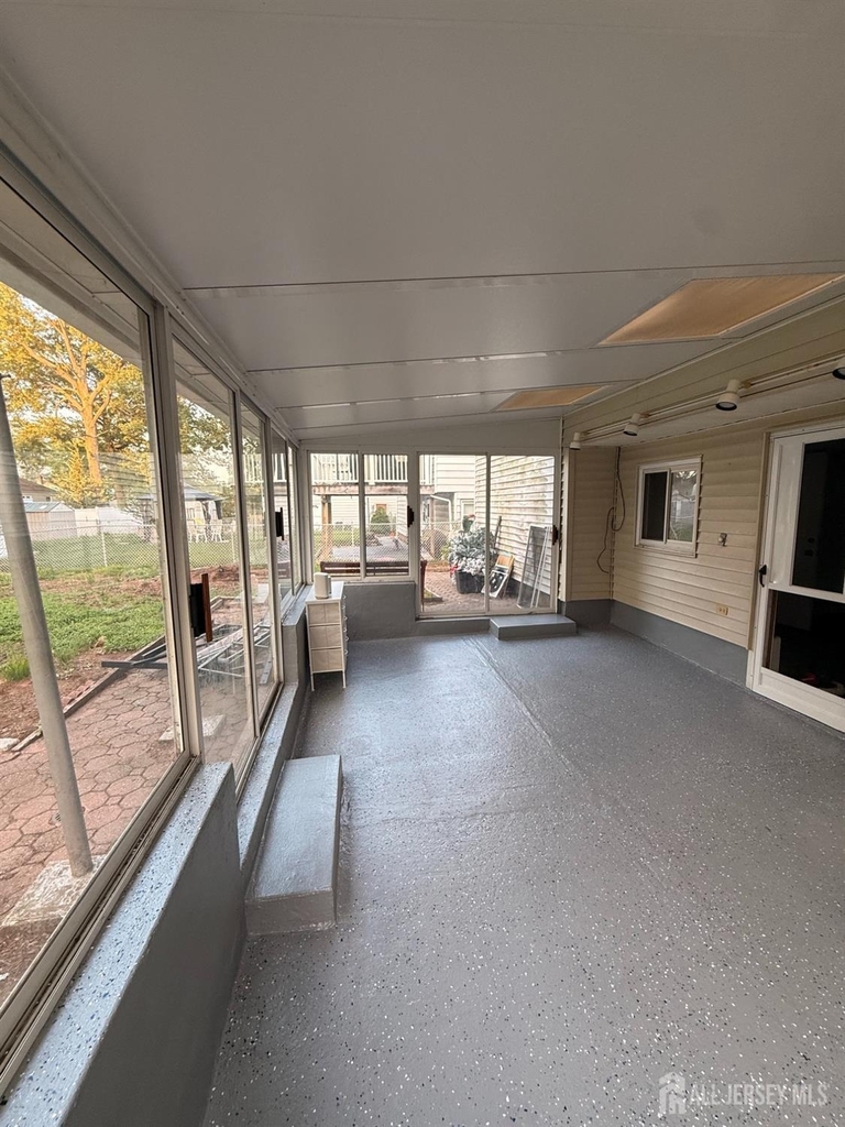 183 E Henry Place E - Photo 10