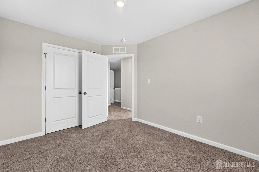 120 Essex Drive - Photo 18