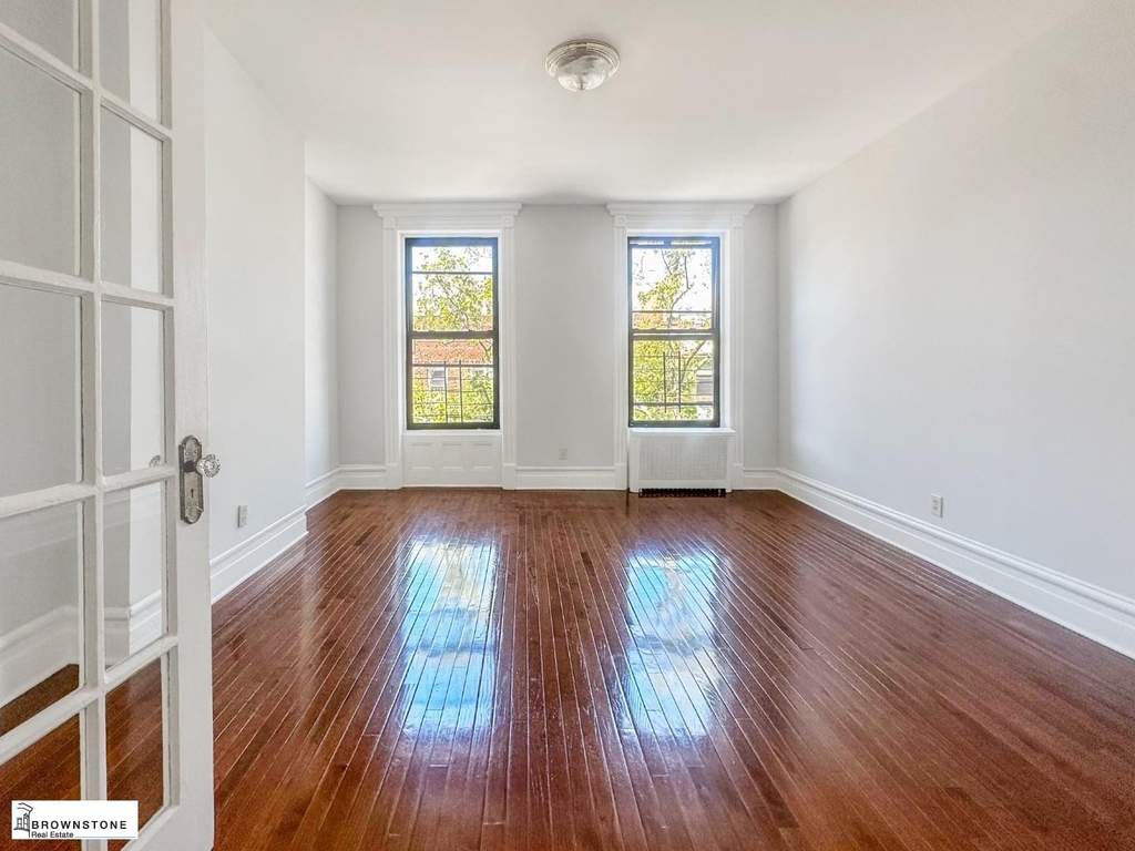 507 Henry Street - Photo 2