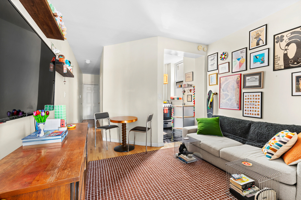 123 Guernsey Street - Photo 0
