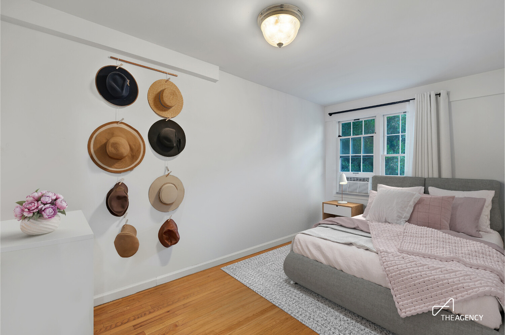 242 W 21st Street - Photo 3