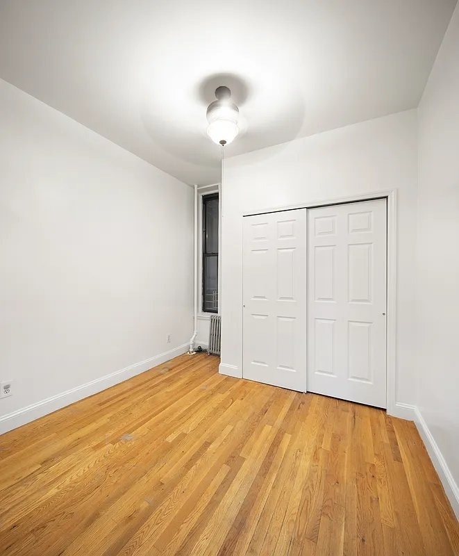 323 E 90th Street - Photo 5