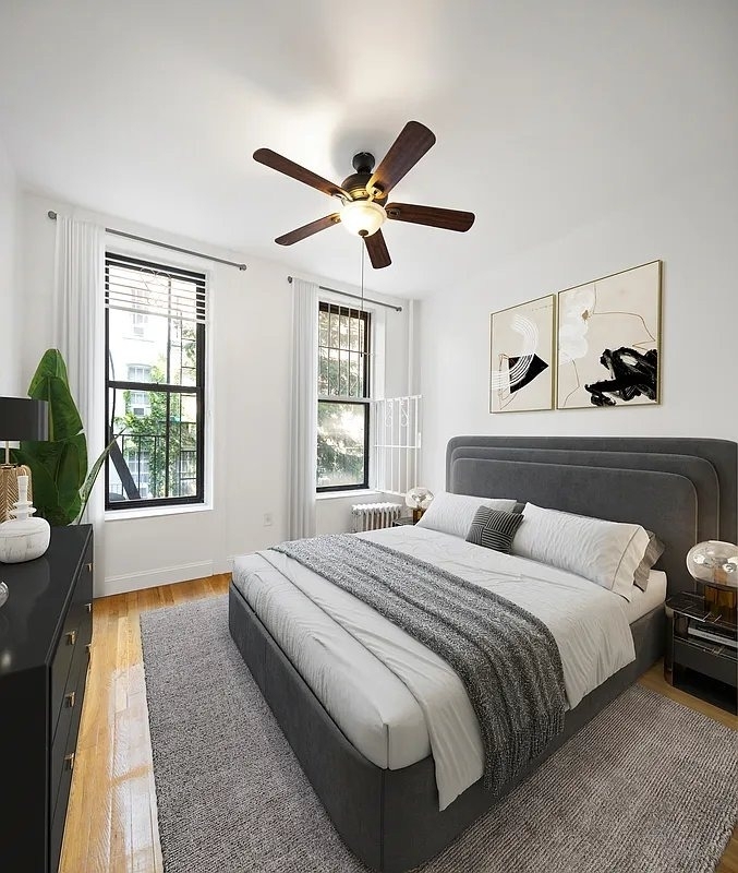 323 E 90th Street - Photo 2