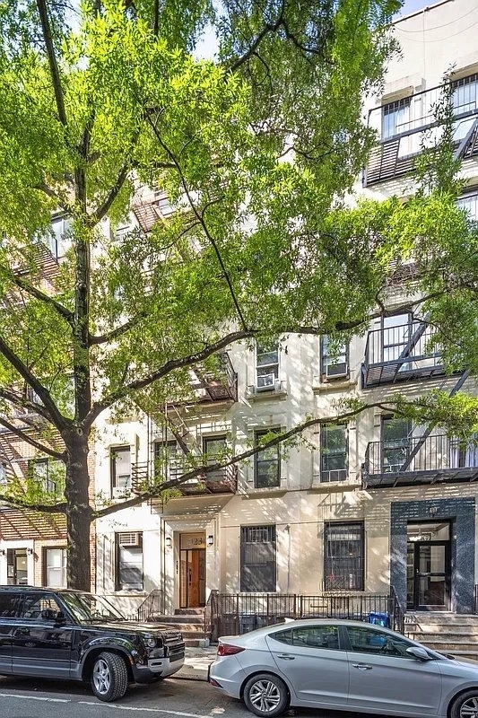323 E 90th Street - Photo 11