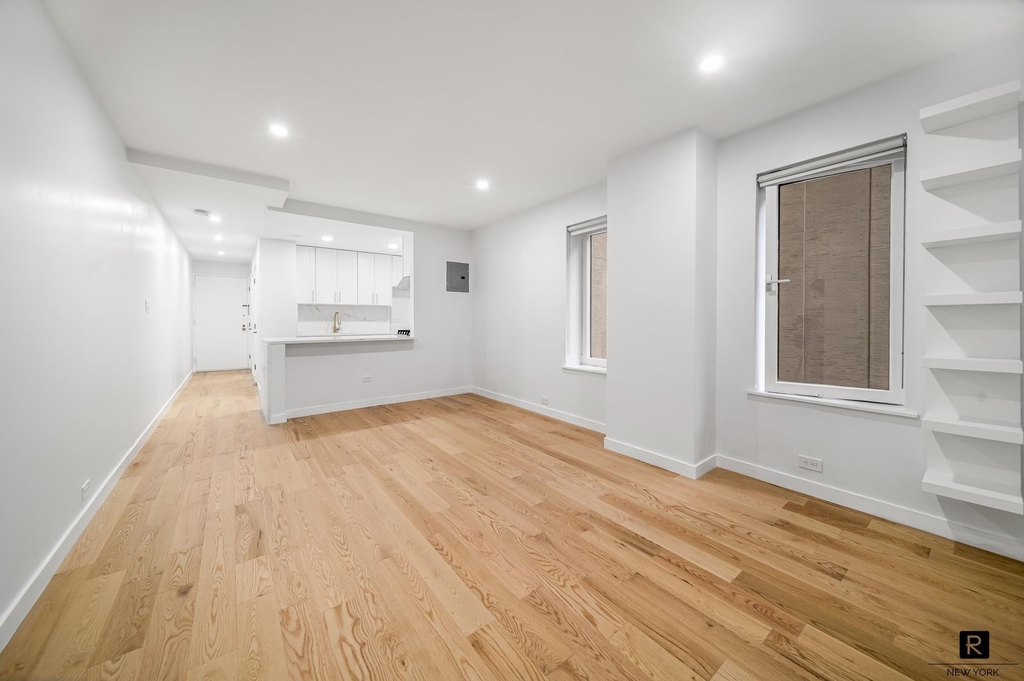106 Central Park S - Photo 18